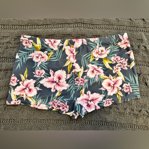 Plus Size Women's Swim Shorts (2XL) Floral Design - Picture 3 of 7